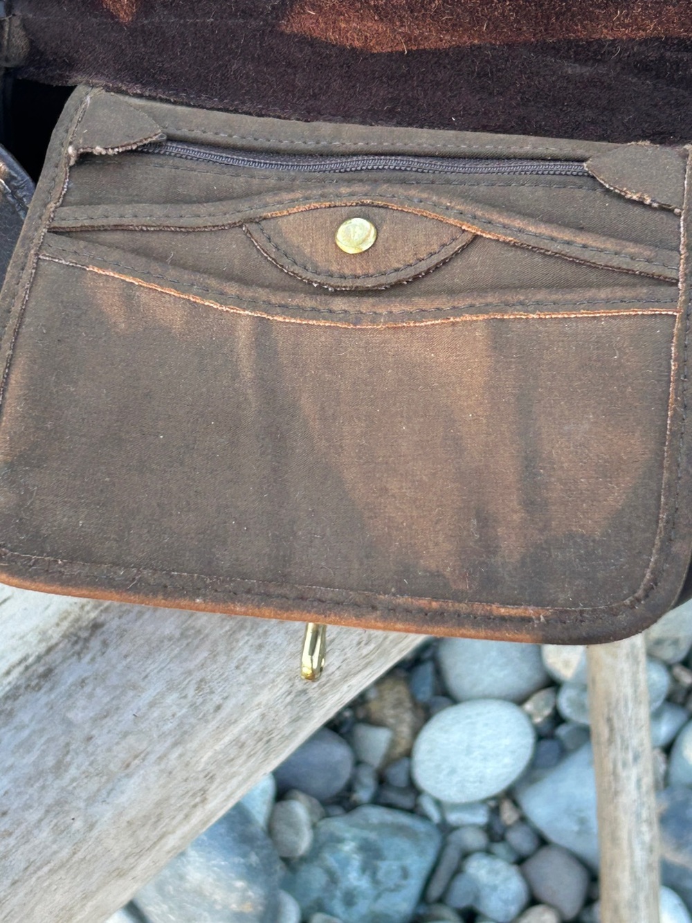 Vintage Dooney & Bourke All-Weather Leather Horseshoe Saddle Bag U115 - Picture 12 of 16